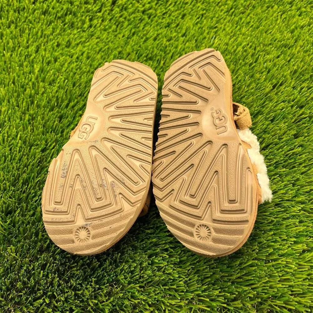 Ugg Fluff Yeah Slide Boys Size 11C Brown Walking Comfort‎ Shoes Winter Sandals